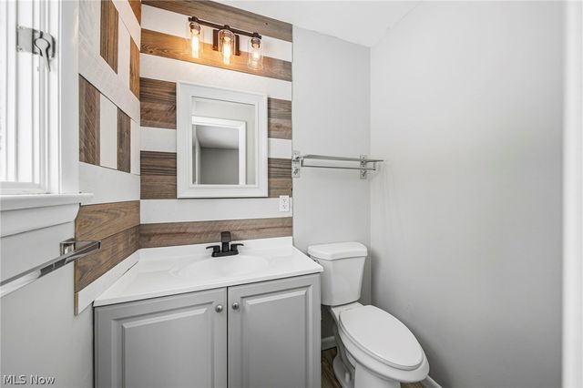 943 N Lake Street, Madison, OH 44057