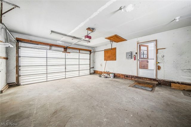 943 N Lake Street, Madison, OH 44057