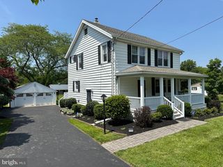 206 CHESTNUT LN, North Wales, PA 19454