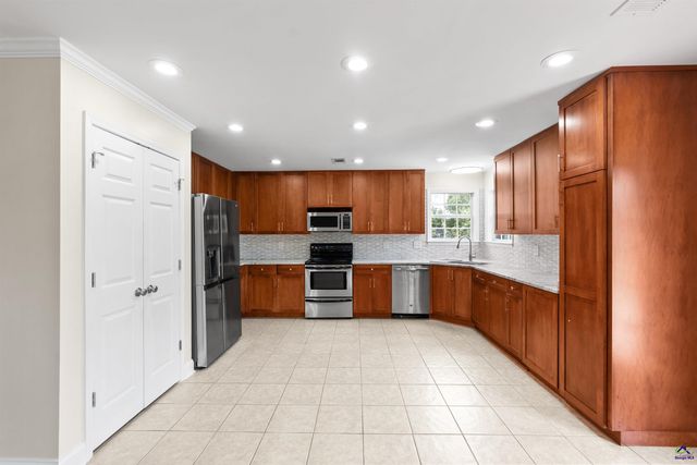 109 Oldfield Court, Centerville, GA 31028