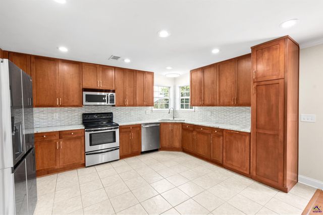 109 Oldfield Court, Centerville, GA 31028