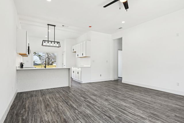 828 Indian Drive, Granbury, TX 76048