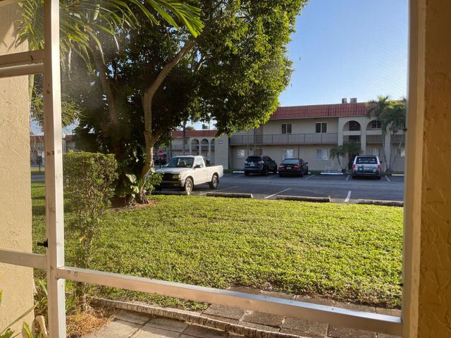 6054 Forest Hill Boulevard Apt 104, West Palm Beach, FL 33415