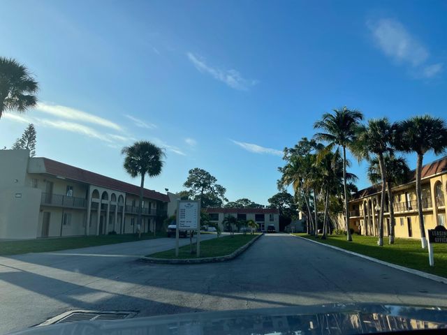 6054 Forest Hill Boulevard Apt 104, West Palm Beach, FL 33415