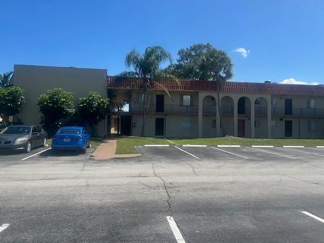 6054 Forest Hill Boulevard Apt 104, West Palm Beach, FL 33415