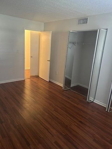 6054 Forest Hill Boulevard Apt 104, West Palm Beach, FL 33415