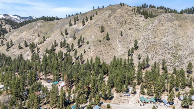 4395 N Pine Featherville Rd, Featherville, ID 83647