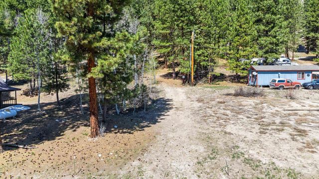 4395 N Pine Featherville Rd, Featherville, ID 83647