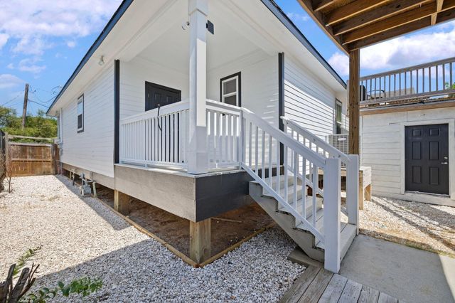 2107 54th Street, Galveston, TX 77551