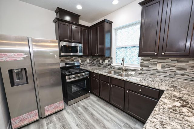 2107 54th Street, Galveston, TX 77551