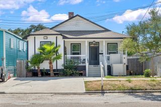 2107 54th Street, Galveston, TX 77551