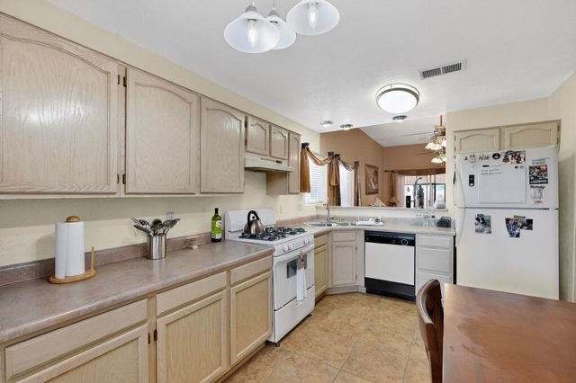 609 Wanda Court SW, Los Lunas, NM 87031