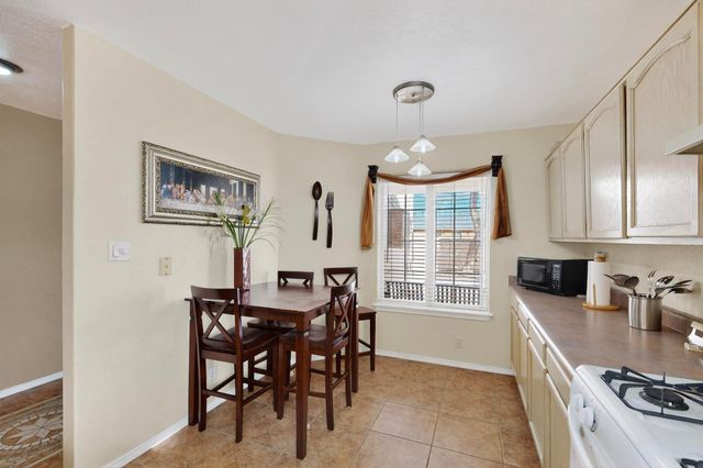 609 Wanda Court SW, Los Lunas, NM 87031