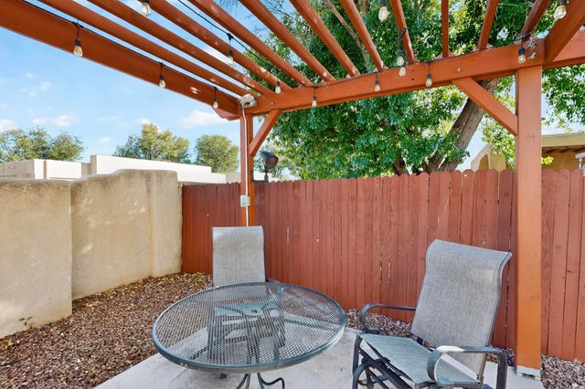 609 Wanda Court SW, Los Lunas, NM 87031