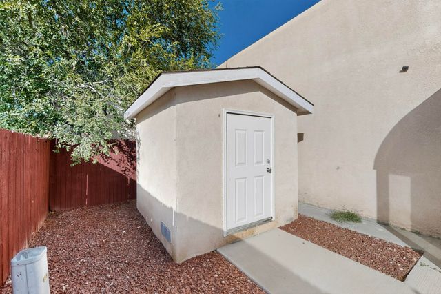 609 Wanda Court SW, Los Lunas, NM 87031