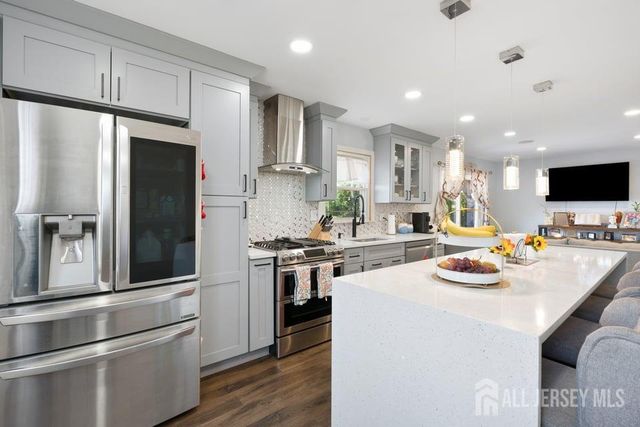 310 pitt Street, South Plainfield, NJ 07080