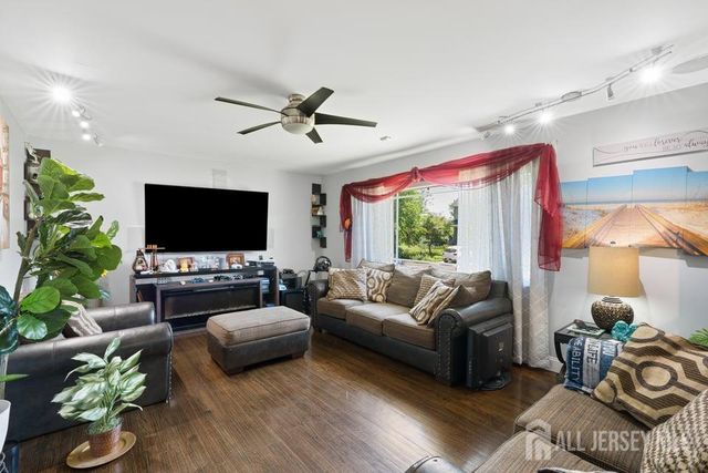 310 pitt Street, South Plainfield, NJ 07080