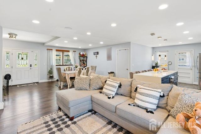 310 pitt Street, South Plainfield, NJ 07080