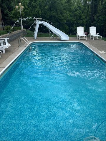 120 Betty Jane Ct, Penn Hills, PA 15235