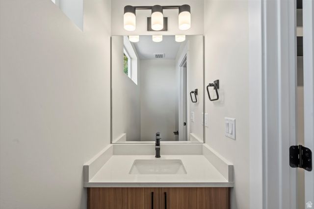 1570 E MADDIES CV, Ogden, UT 84404