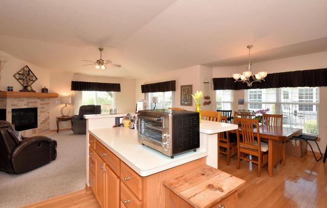 N97W14151 Knollcrest CIRCLE, Germantown, WI 53022