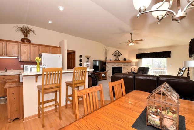N97W14151 Knollcrest CIRCLE, Germantown, WI 53022