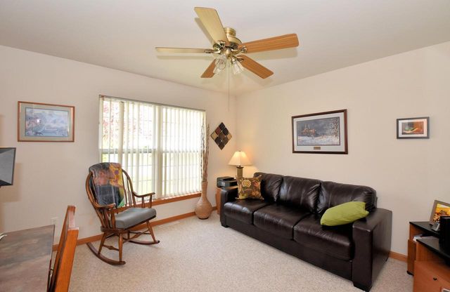 N97W14151 Knollcrest CIRCLE, Germantown, WI 53022