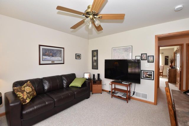 N97W14151 Knollcrest CIRCLE, Germantown, WI 53022