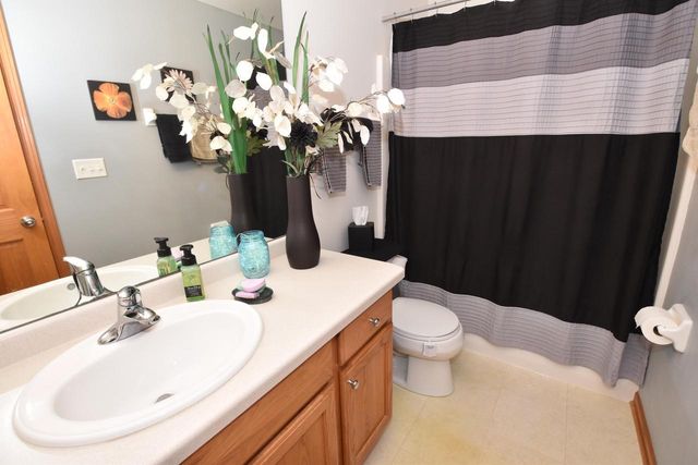 N97W14151 Knollcrest CIRCLE, Germantown, WI 53022