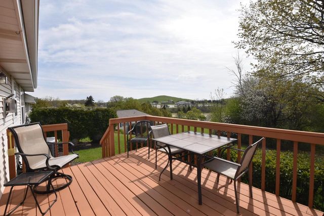 N97W14151 Knollcrest CIRCLE, Germantown, WI 53022