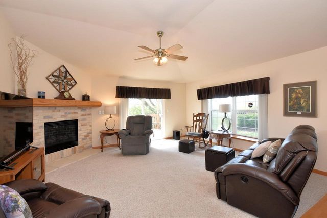N97W14151 Knollcrest CIRCLE, Germantown, WI 53022