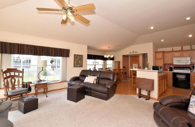 N97W14151 Knollcrest CIRCLE, Germantown, WI 53022
