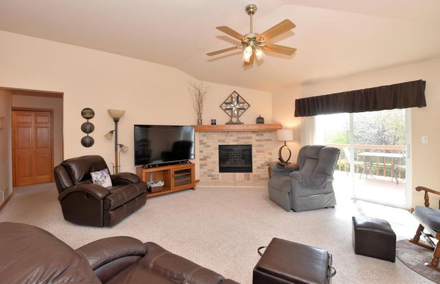 N97W14151 Knollcrest CIRCLE, Germantown, WI 53022