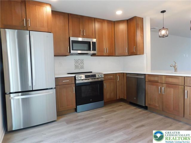 326 East Frankford Street, Bethlehem City, PA 18018