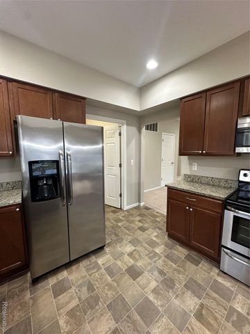 14273 Shadywood Drive, Sterling Heights, MI 48312