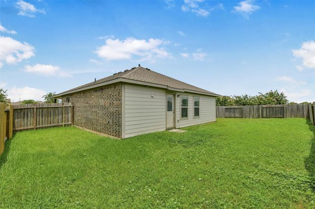 8611 Conquest Circle, Texas City, TX 77591