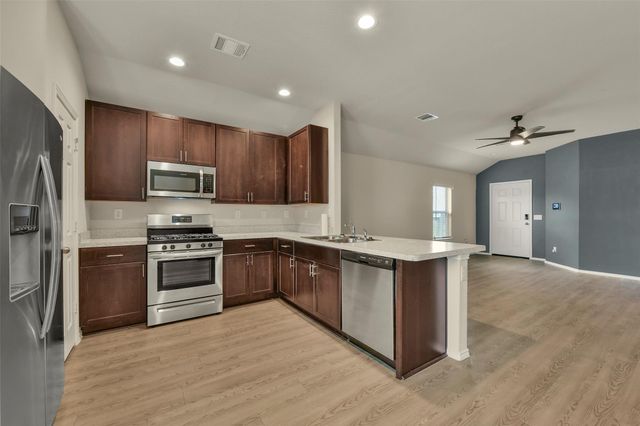 8611 Conquest Circle, Texas City, TX 77591