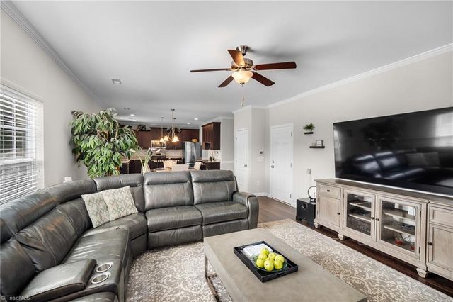 110 Rolling Meadow Lane, Clemmons, NC 27012