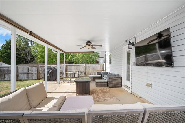 110 Rolling Meadow Lane, Clemmons, NC 27012