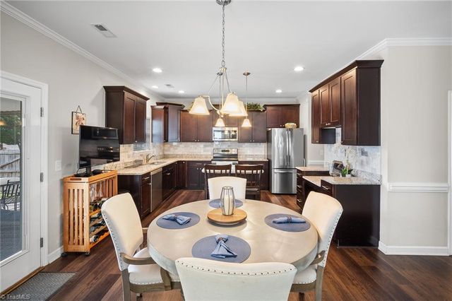 110 Rolling Meadow Lane, Clemmons, NC 27012