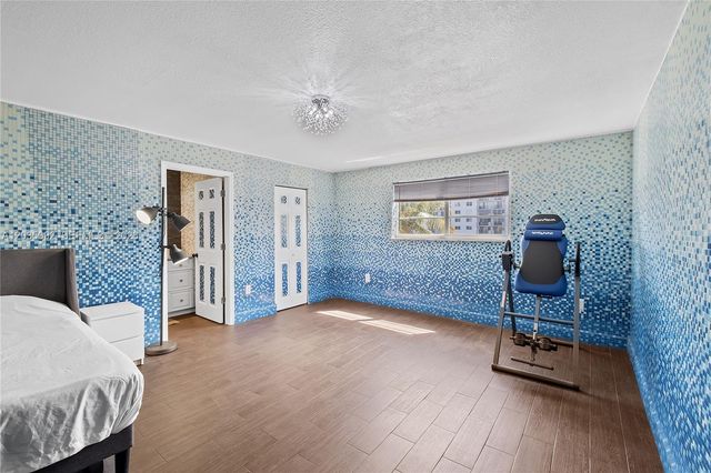 3665 NE 167th St 409, North Miami Beach, FL 33160