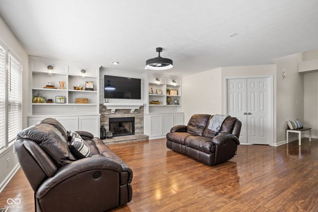 8117 Winterset Circle, Indianapolis, IN 46214