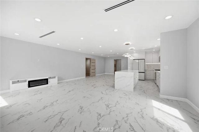 12531 Vose, North Hollywood, CA 91605