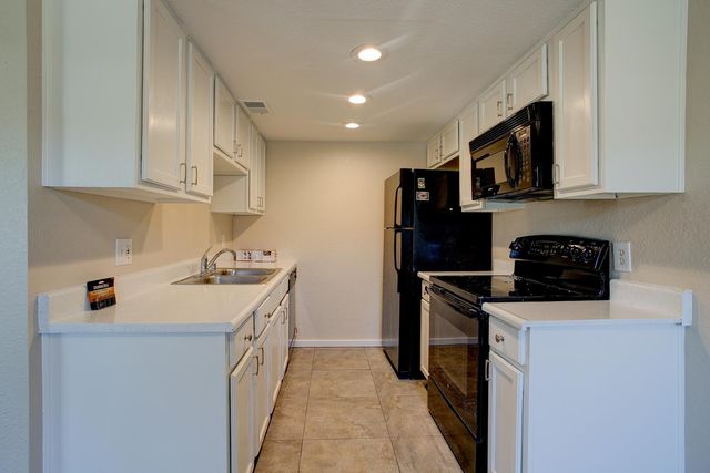 3402 N 32nd Street Unit 129, Phoenix, AZ 85018