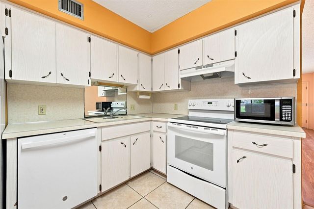 2295 BELGIAN LANE 5, Clearwater, FL 33763