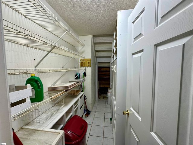 693 Grandwood Boulevard, Gray Court, SC 29645