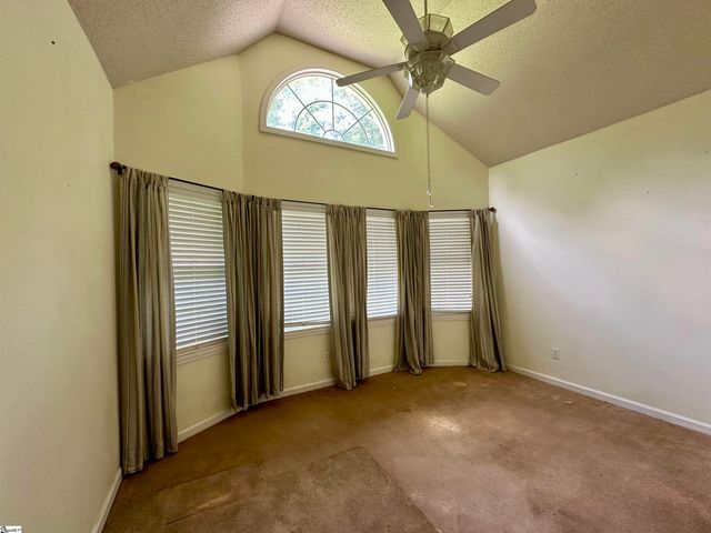 693 Grandwood Boulevard, Gray Court, SC 29645