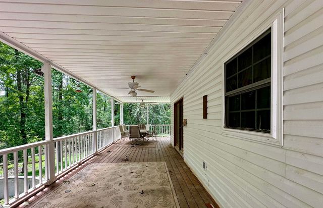 693 Grandwood Boulevard, Gray Court, SC 29645