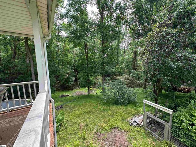 693 Grandwood Boulevard, Gray Court, SC 29645