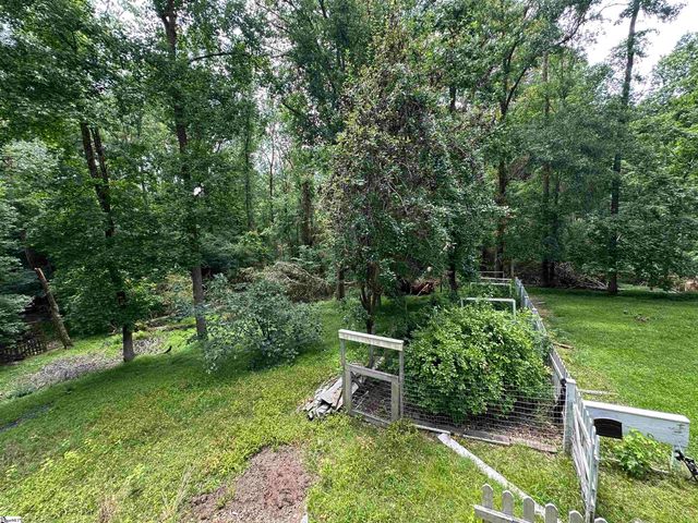 693 Grandwood Boulevard, Gray Court, SC 29645
